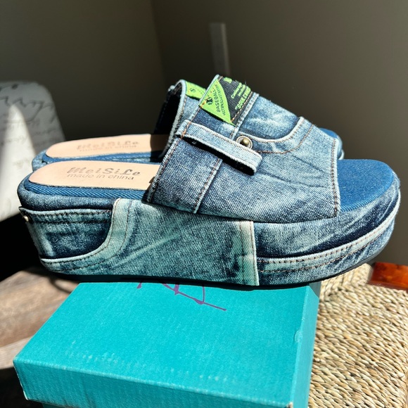 MeiSiLe brand platform, bohemian slide wedge.
denim slip ons. - Picture 5 of 13